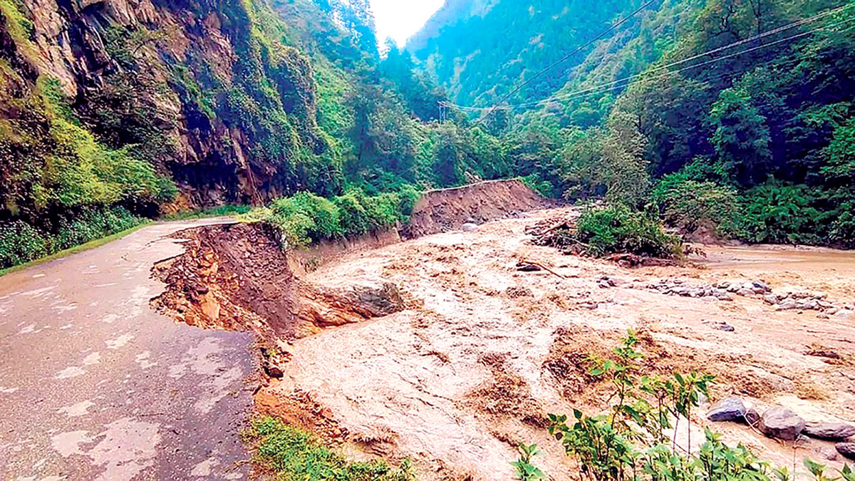 Himachal Pradesh: Red alert for very heavy rain in three districts by the Meteorological Department.